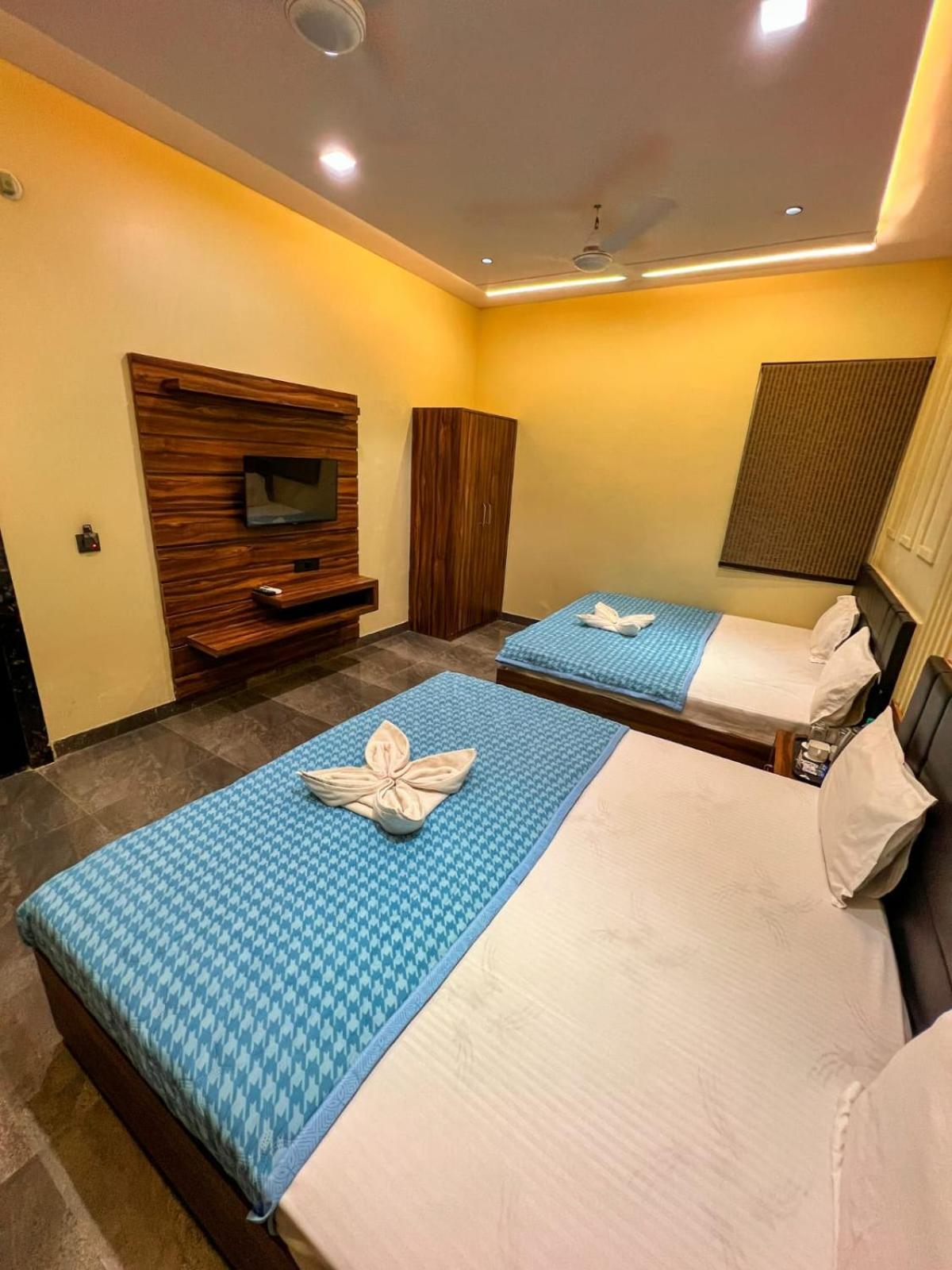 Gsm Hotel Vrindāvan Buitenkant foto